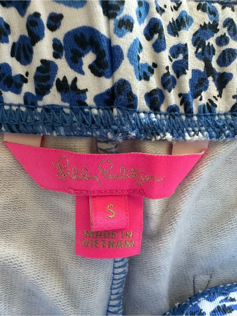 Lily Pulitzer Blue Leopard Print Scallop Hem Women's Shorts - Picture 3 of 6